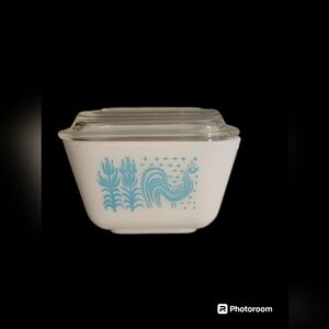 Pyrex #501 Butterprint w/Lid